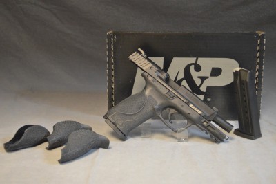 Smith & Wesson M&P 9 E-Z FACTORY NEW  